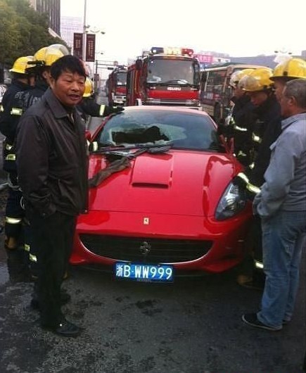 Ferrari California catches fire in China