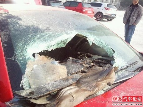 Ferrari California catches fire in China