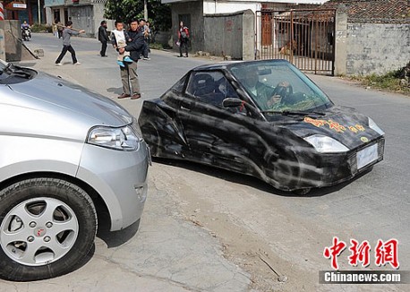 Home-made amphibious car from China