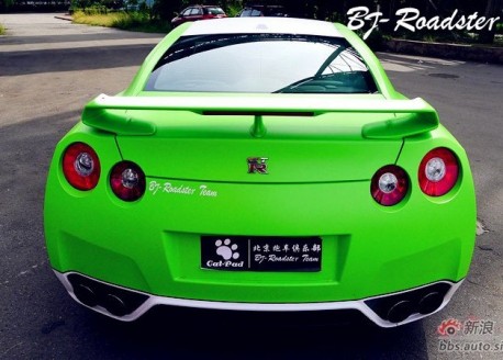 lime-green Nissan GTR