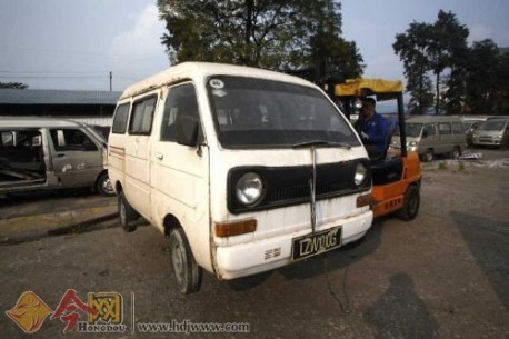 the first Wuling minivan from China