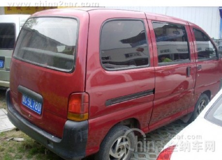 Wuling LZW6370A minivan