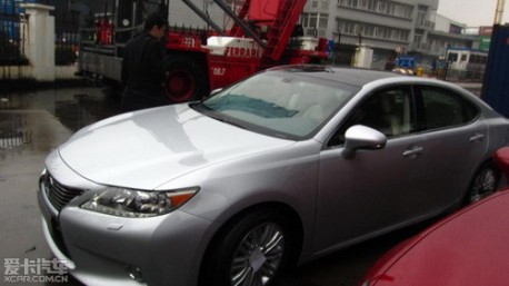 new Lexus ES naked in China