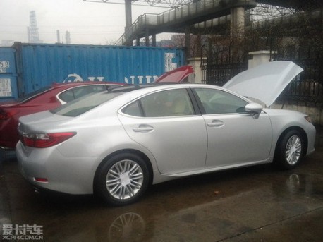 new Lexus ES naked in China