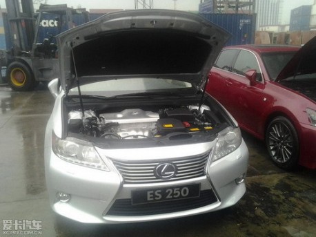 new Lexus ES naked in China