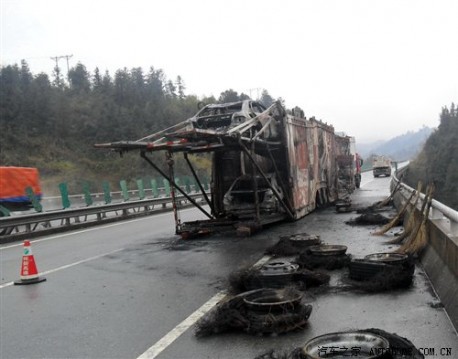 Mercedes-Benz E300L fire China