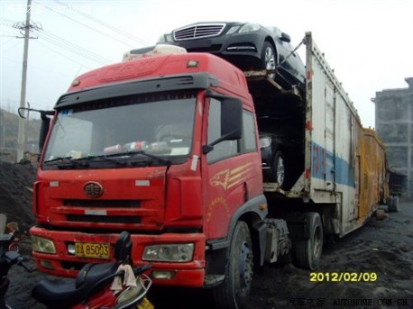 Mercedes-Benz E300L fire China