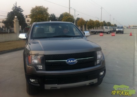 JAC 4R3 pickup truck Ford F150 clone from China