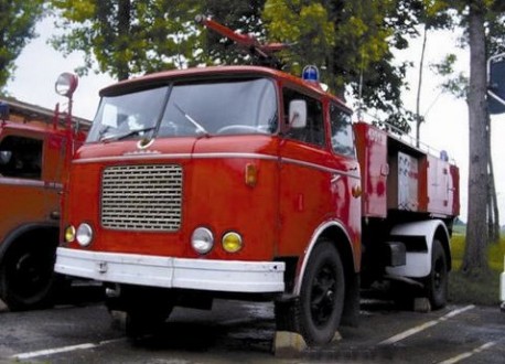 Yellow River JN150 truck from China