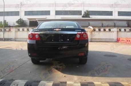 Chevrolet Epica naked in China
