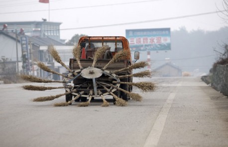 Cleaning the road, the Chinese way