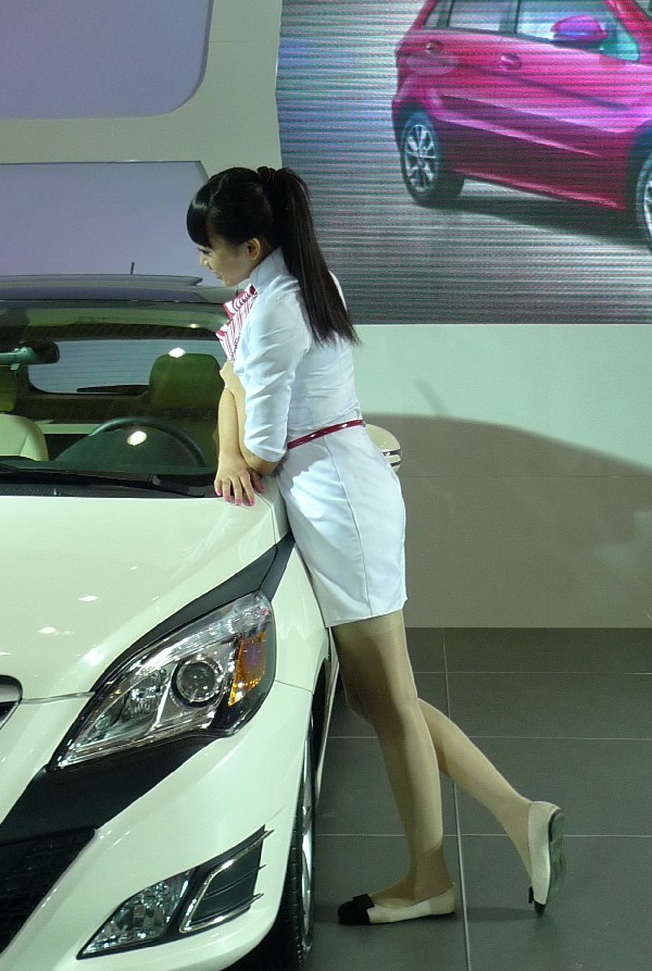 Pretty Girl on Beijing Auto E-series