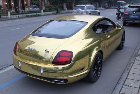 Bentley Continental Supersports in Gold and Black