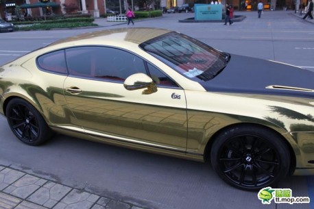 Bentley Continental Supersports in Gold and Black