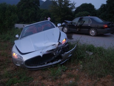 Maserati crash in China