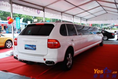 Super-stretched Porsche Cayenne from China