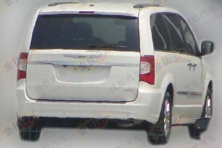 Chrysler Voyager testing in China