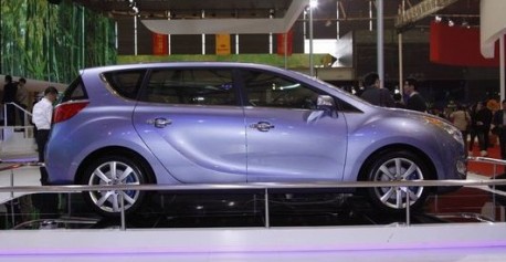 Geely Emgrand EV7