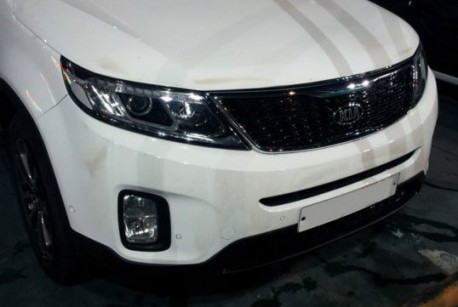 facelifted 2014 Kia Sorento