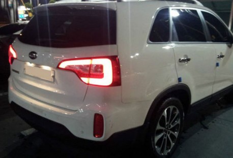 facelifted 2014 Kia Sorento