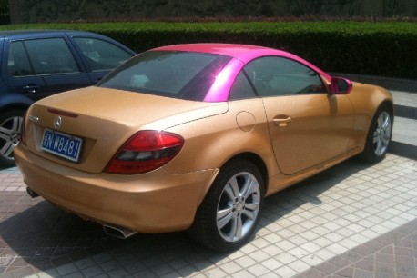 Mercedes-Benz SLK in Glitter-Gold and Pink from China