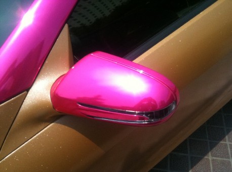 Mercedes-Benz SLK in Glitter-Gold and Pink from China