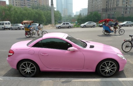 Mercedes-Benz SLK in matte-pink