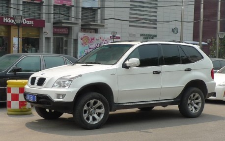 Shuanghuan SCEO thinks it is a BMW X5