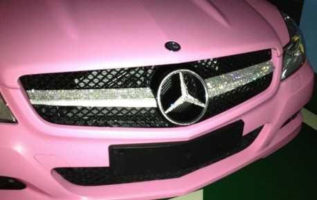 Mercedes-Benz SL 63 AMG is very pink in China