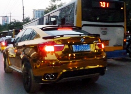 Bling! BMW X6 in Gold in China
