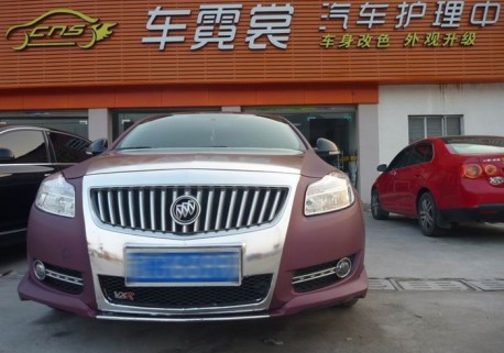 Buick Regal in matte-purple & silver in China