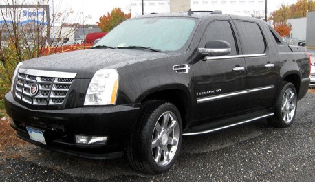 Shaanxi Victory clones the Cadillac Escalade