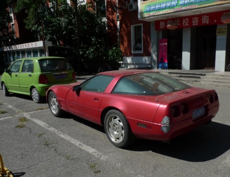 Spotted in China: Chery QQ and Chevrolet Corvette C4