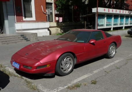 Spotted in China: Chery QQ and Chevrolet Corvette C4