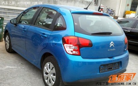 Citroen C3 hanging out in China