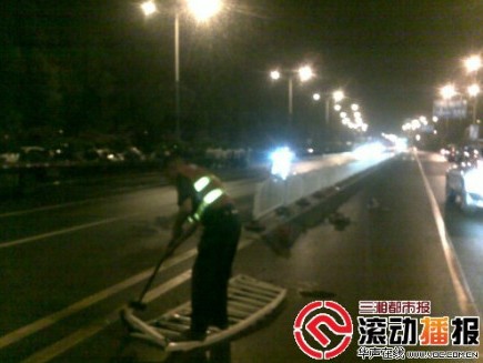 Ferrari 458 Spider crashes in China