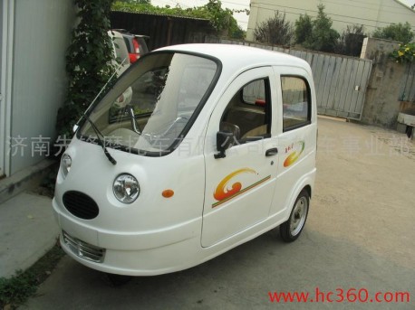 Huaxin XM5 three wheeler