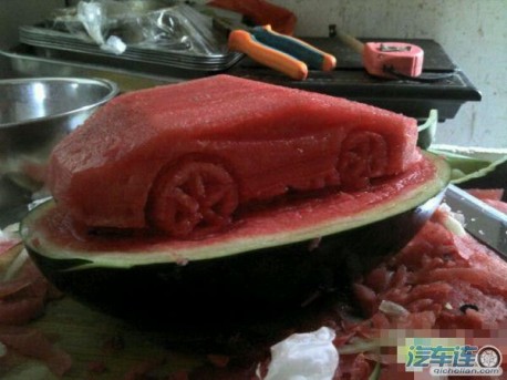 Chinese man makes a Lamborghini Gallardo Spyder from a Water Melon