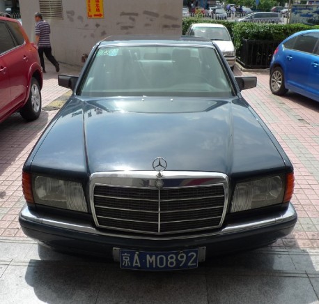Spotted in China: W126 Mercedes-Benz 300SE 