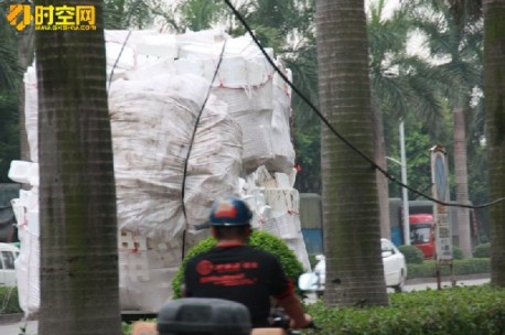 Slightly overloaded tricycle in China