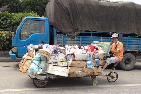 Strange vehicle from China with 5 wheels