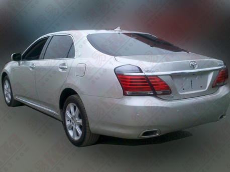 facelifted Toyota Crown is ready in China