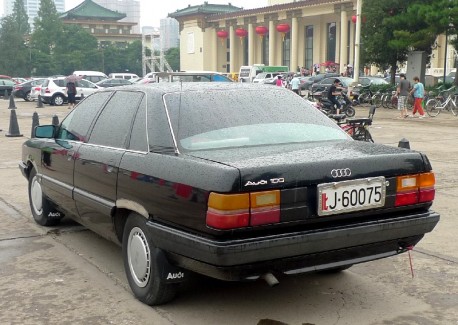 Spotted in China: a very early FAW Audi 100