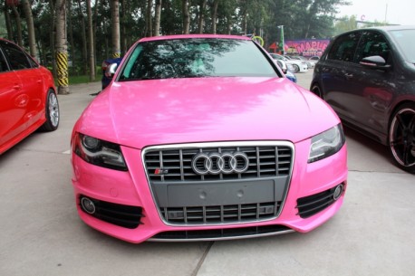 Audi A4L is a pink lowrider in China