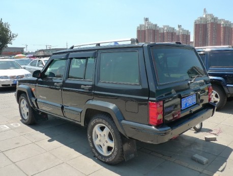 Spotted in China: Beijing-Jeep 2500