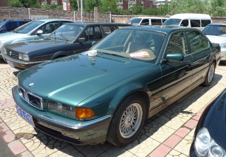 Spotted in China: E38 BMW 740 iL