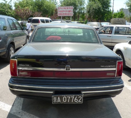 Spotted in China: Lincoln Town Car