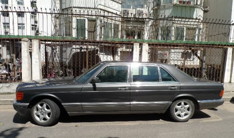 Mercedes-Benz W126 500 SEL