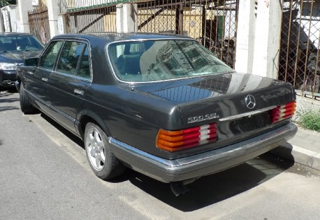 Mercedes-Benz W126 500 SEL