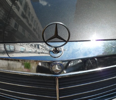 Mercedes-Benz W126 500 SEL